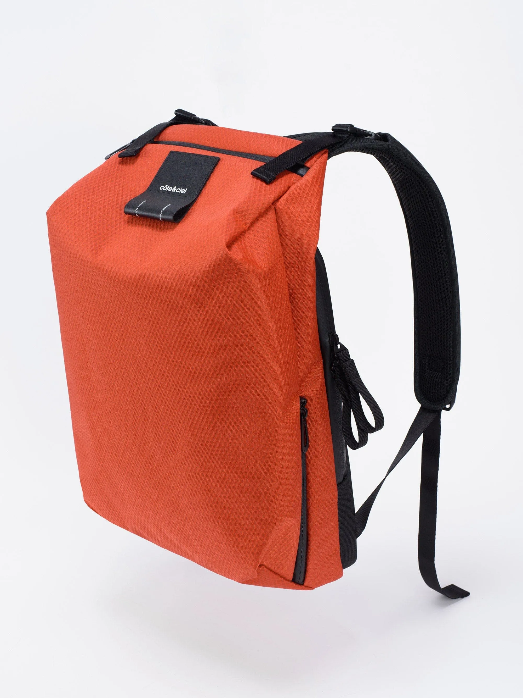 Saru Brick Red