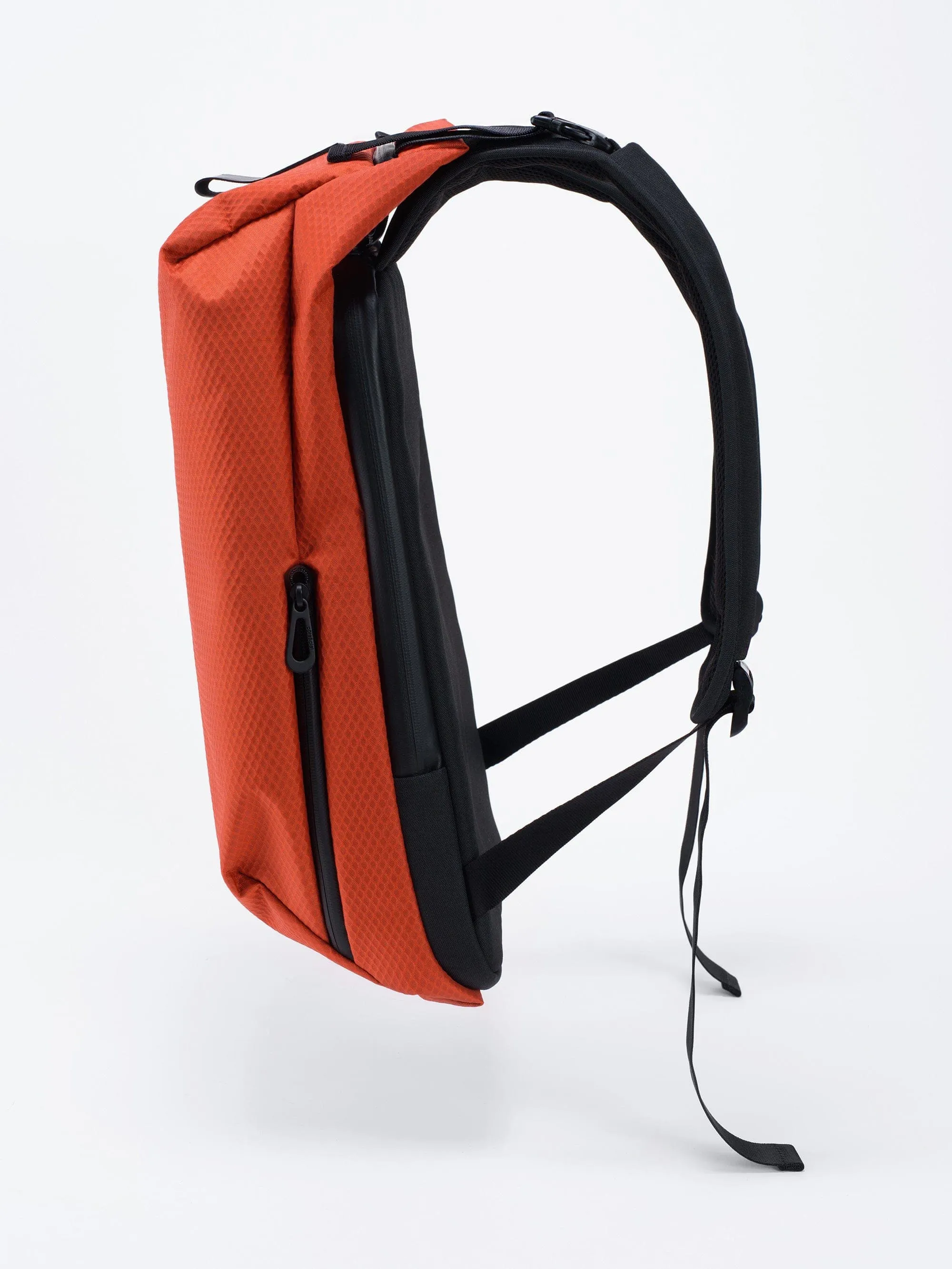 Saru Brick Red